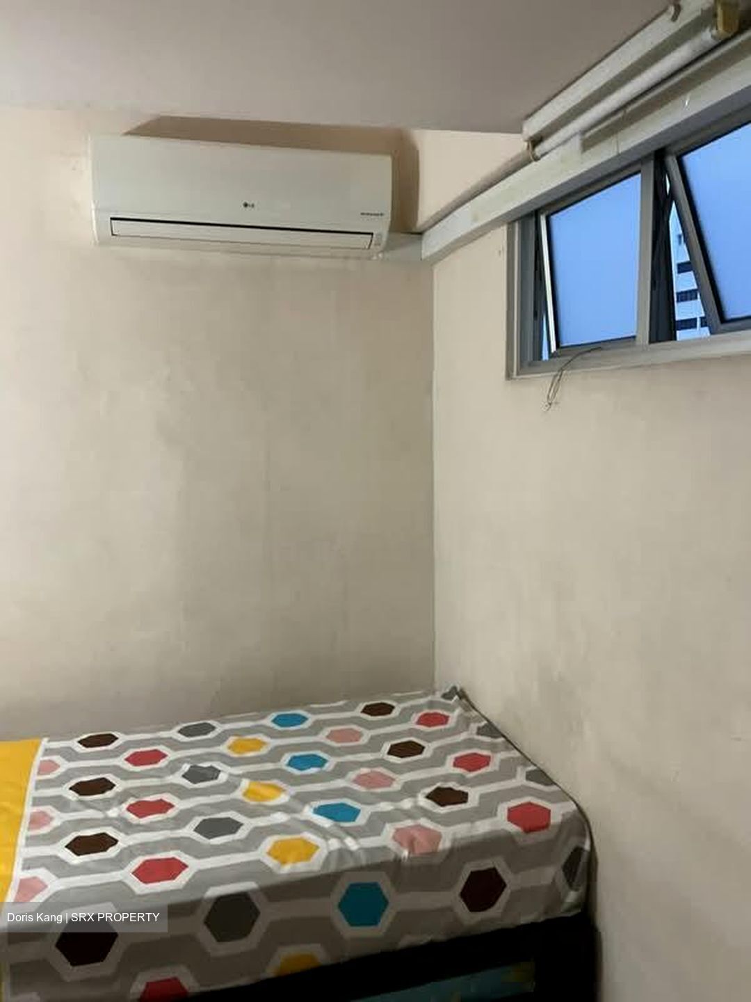 Blk 216 Jurong East Street 21 (Jurong East), HDB Executive #563763351